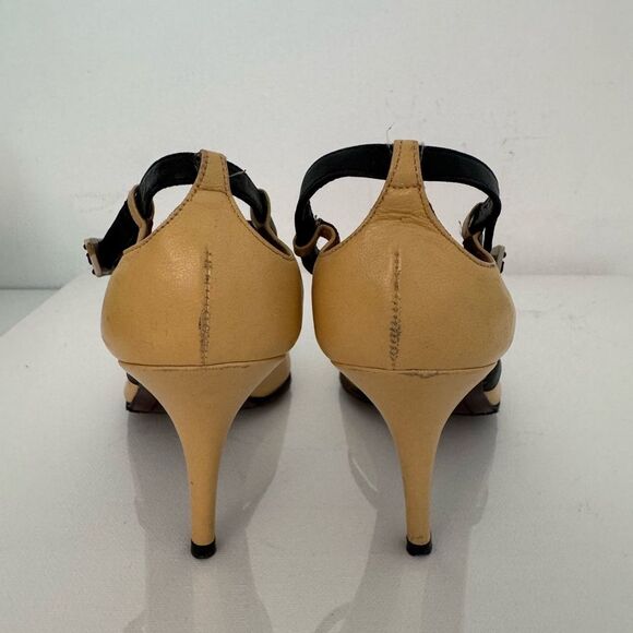 Chanel Beige & Black Captoe Vintage Y2K Mary Jane CC Buckle Pin Up Heels Pumps - Picture 3 of 11